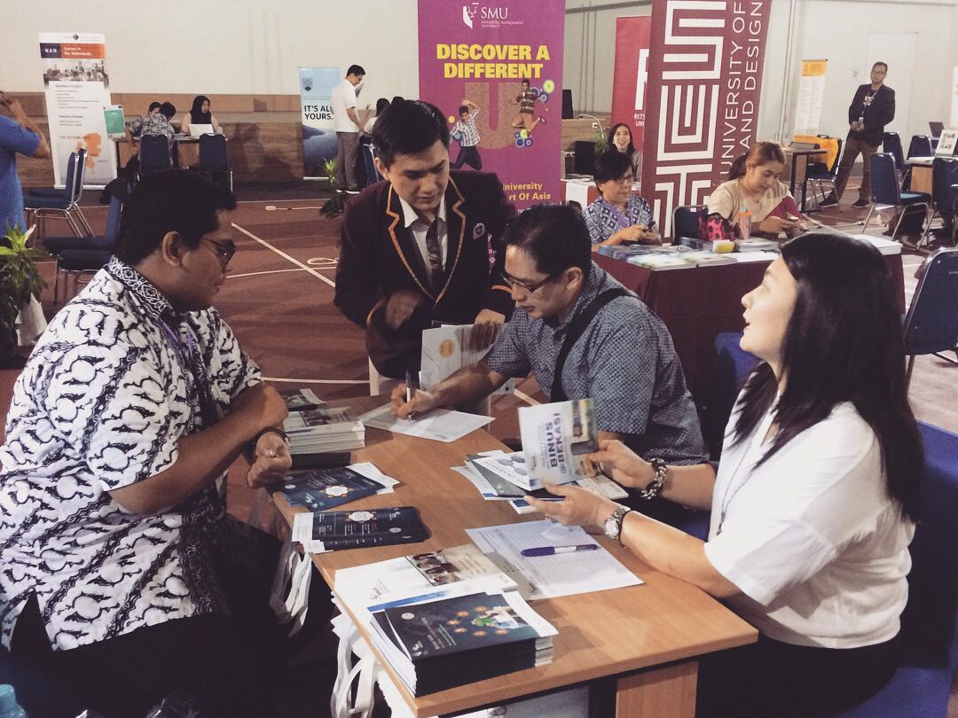 UNIVERSITY & CAREER FAIR