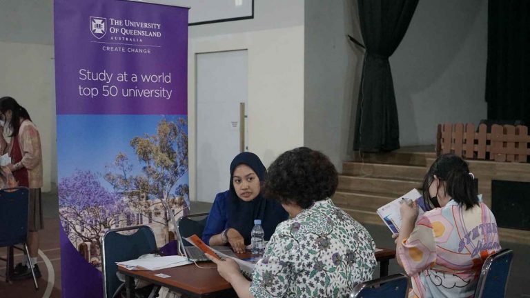 Opening Doors to Future Opportunities at BINUS SCHOOL Bekasi’s Career Day & University Fair 2024